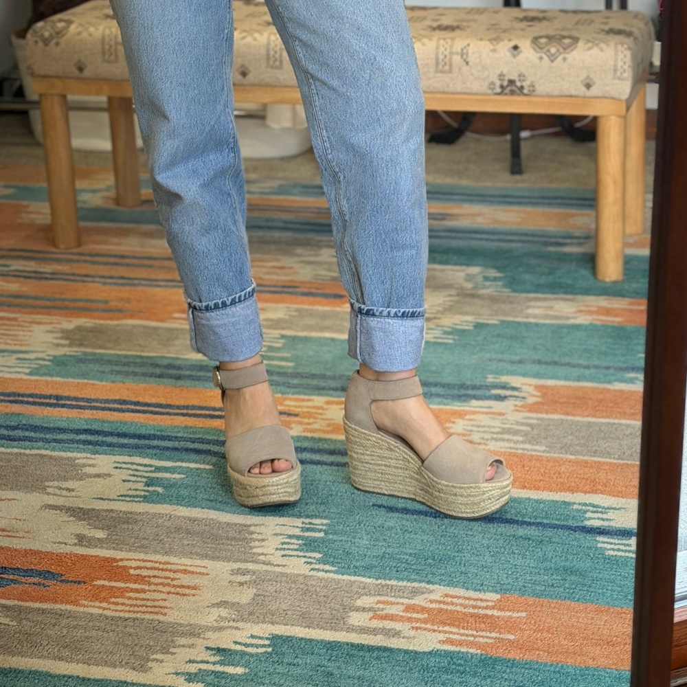Marc Fisher Platform Sandals - Picture 2 of 11